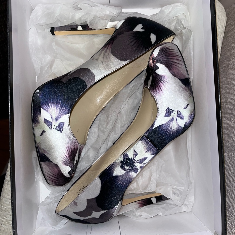 Nine West Size 7 1/2 Black/Multicolor Heels